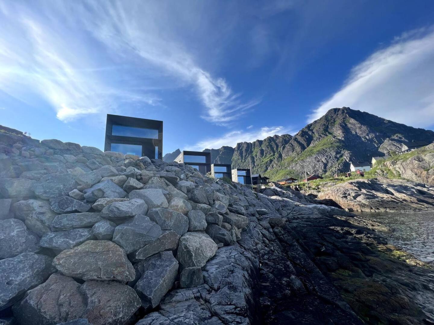 High End Sea Cabins At A In Lofoten Москенес Экстерьер фото