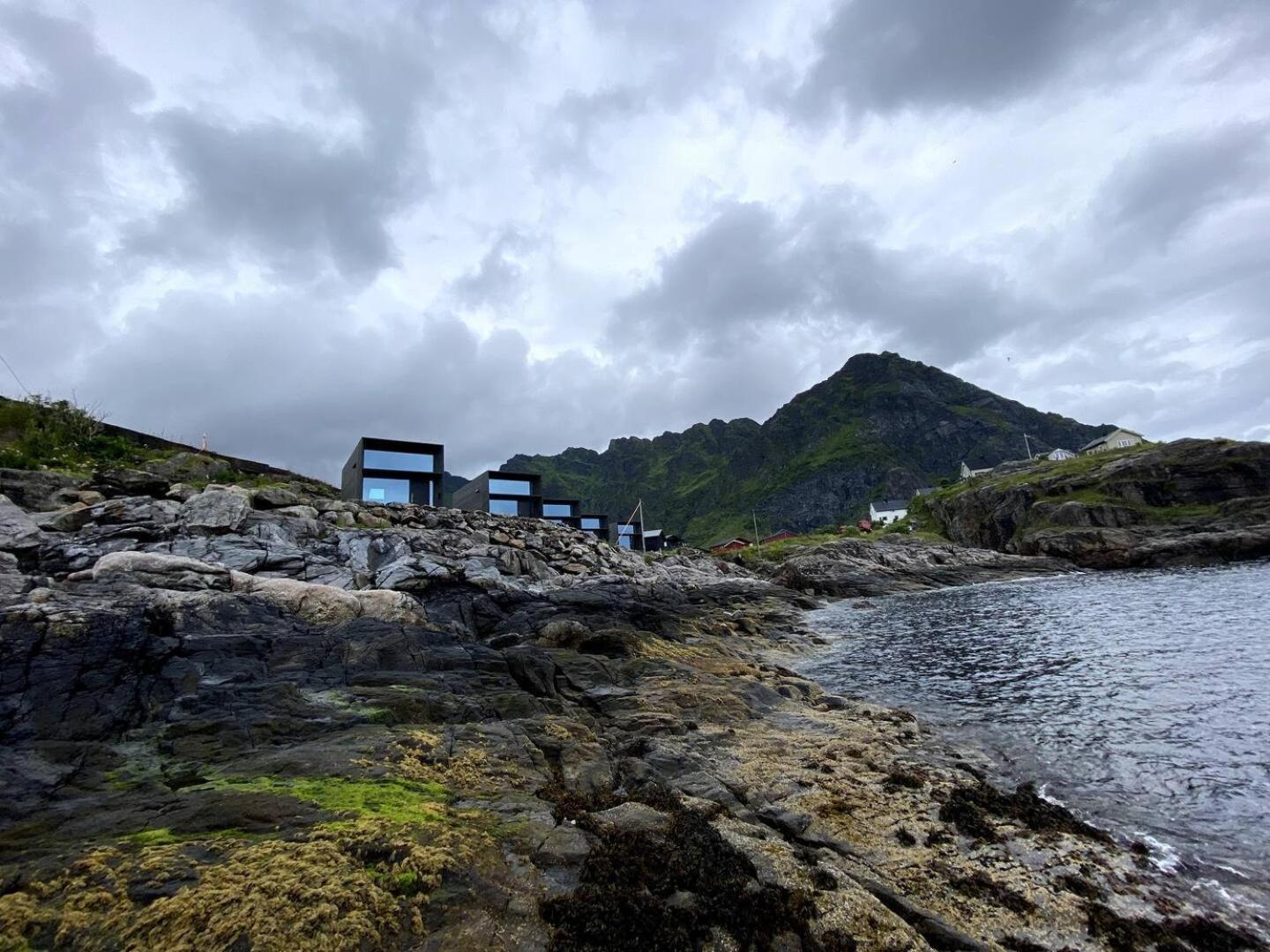 High End Sea Cabins At A In Lofoten Москенес Экстерьер фото