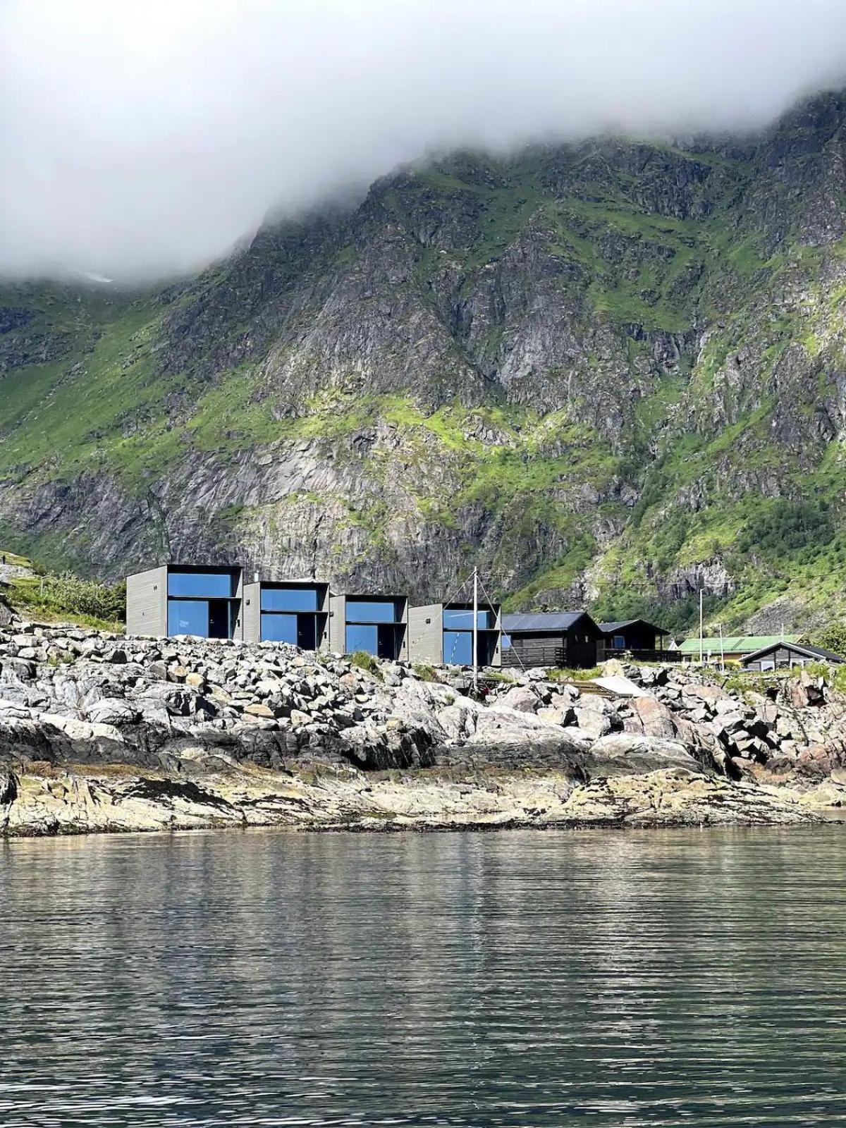 High End Sea Cabins At A In Lofoten Москенес Экстерьер фото